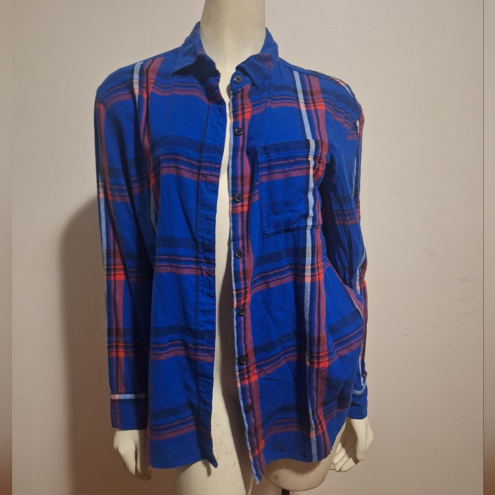 Old Navy Blue and Red Boyfriend Style Plaid Shirt Size M